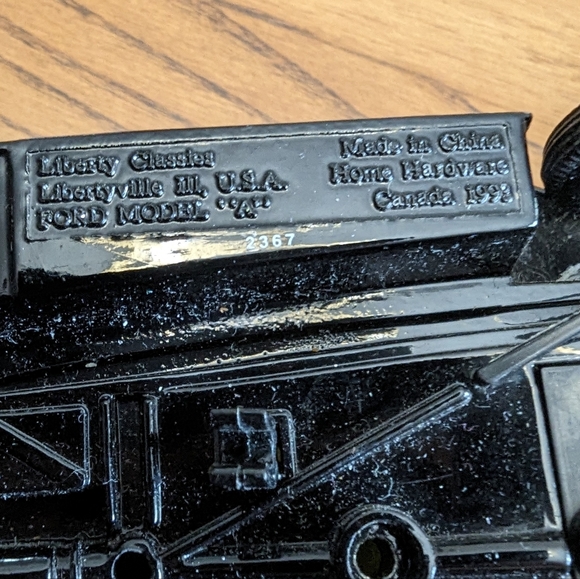 Die Cast .Ford Model A. Home of the Handyman. Home Hardware advertising. EUC. - Picture 7 of 8